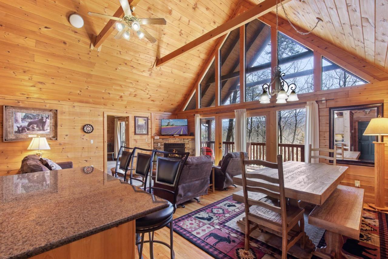 Above The Clouds, 4 Bedrooms, Pool Access, Private, Gaming, Sleeps 16 Гатлинбург Экстерьер фото
