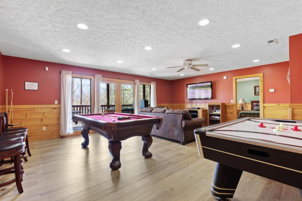 Above The Clouds, 4 Bedrooms, Pool Access, Private, Gaming, Sleeps 16 Гатлинбург Экстерьер фото